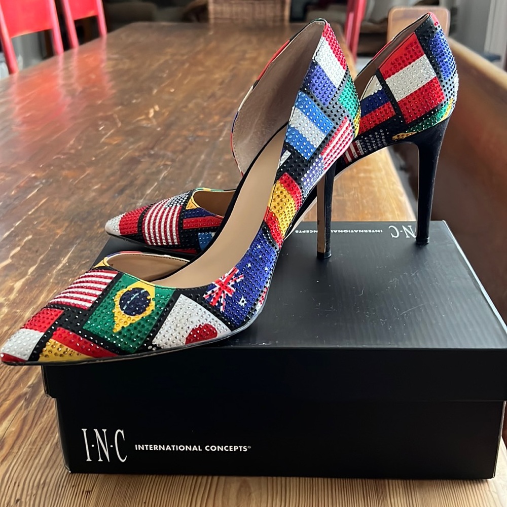 INC Flag Heels